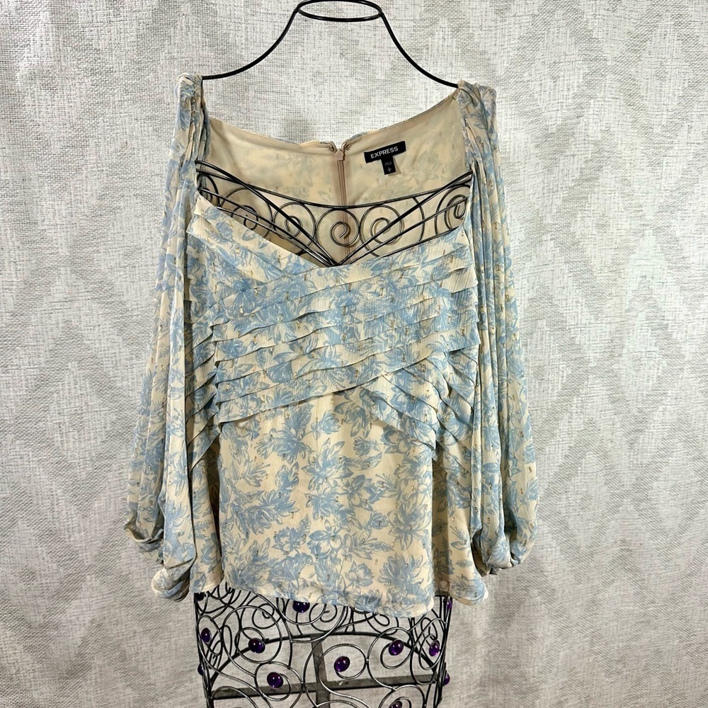 Express blue floral puff sleeve blouse with gold size L